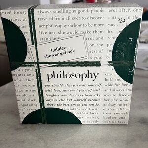 Philosophy Holiday Shower Gel Duo in Enchanted Juniper Berries & Pistacio Dreams